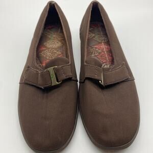 Sz 7 1/2 slip on Grasshoppers